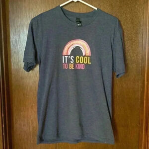 Women’s Novelty T-Shirt with “It’s Cool To Be Kind” & Rainbow. Size Medium.